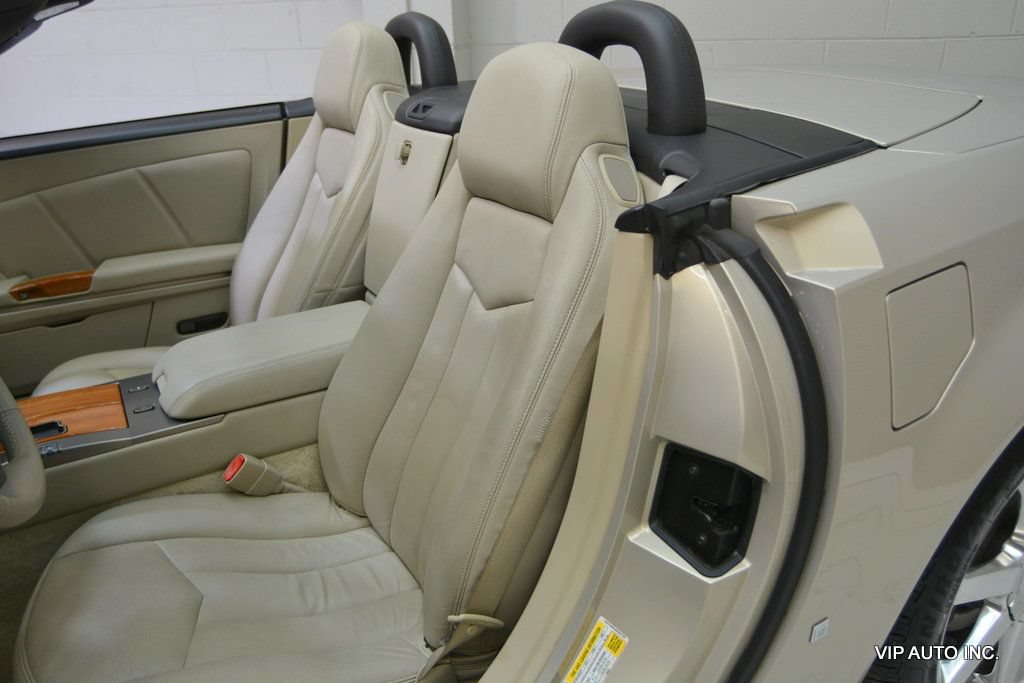 Used 2006 Cadillac XLR RWD image 33