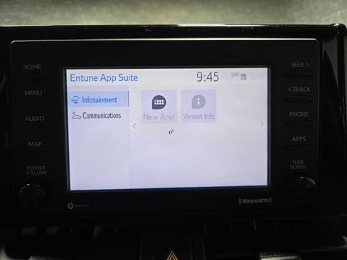 Used 2021 Toyota RAV4 LE AWD/4WD image 22