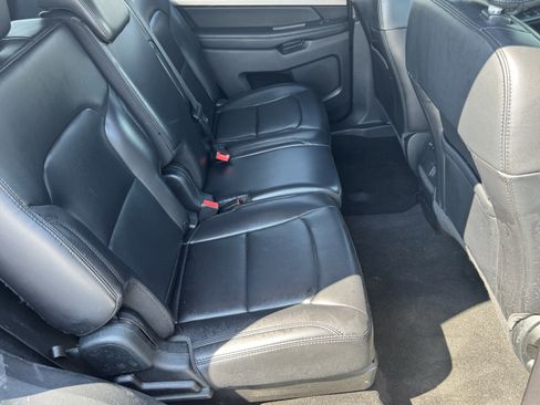 Used 2019 Ford Explorer XLT w/ Equipment Group 202A FWD image 18