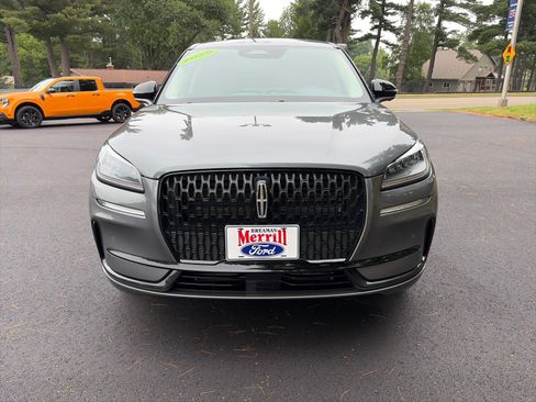 Used 2025 Lincoln Corsair AWD w/ Equipment Group 101A image 2