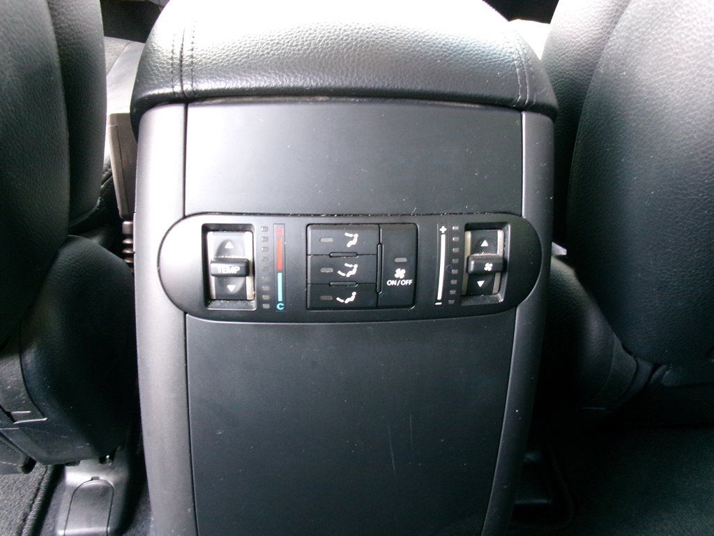 Used 2009 Kia Borrego EX w/ Premium Pkg RWD image 37