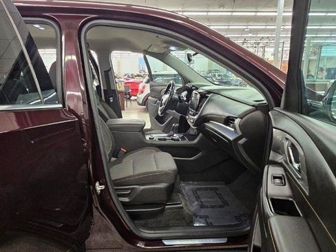 Used 2019 Chevrolet Traverse LT FWD image 9
