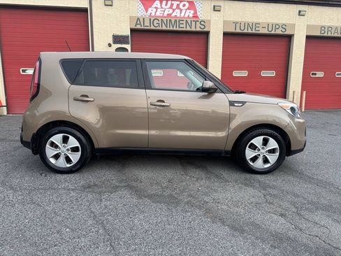 Used 2014 Kia Soul FWD image 7