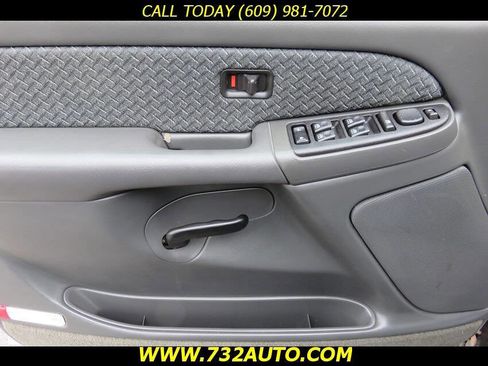 Used 2004 Chevrolet Avalanche 4x4 image 22