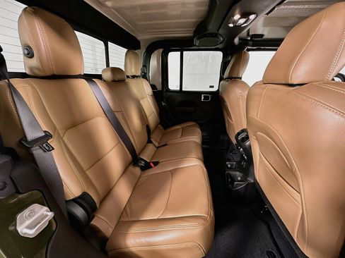 Used 2023 Jeep Gladiator Sport AWD/4WD image 24