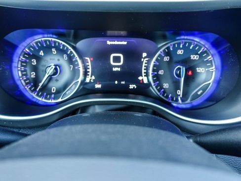 New 2026 Chrysler Pacifica Select image 8