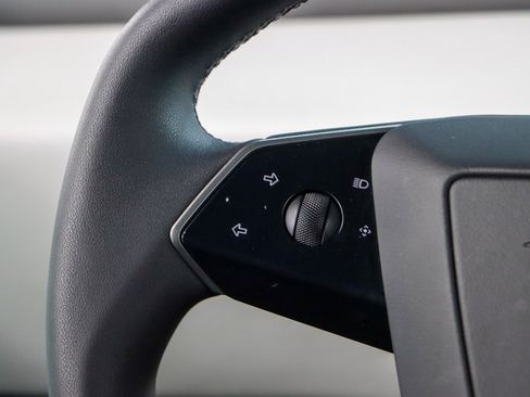 Used 2024 Tesla Cybertruck AWD Crew Cab image 13
