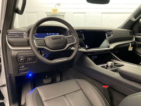 New 2026 Jeep Grand Wagoneer Limited AWD/4WD image 12