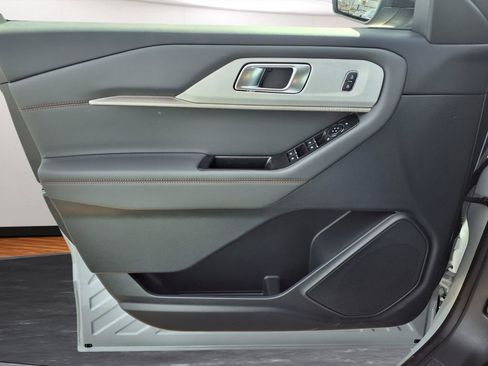 New 2026 Ford Explorer Active image 17