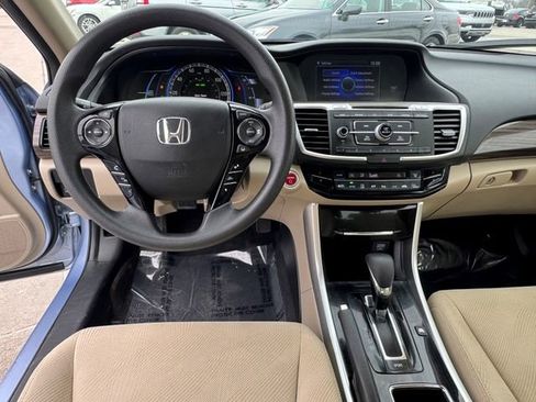 Used 2017 Honda Accord Hybrid Sedan image 14