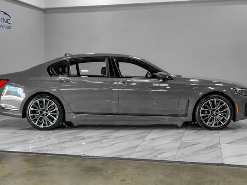 Used 2020 BMW 750i xDrive w/ Executive Package AWD/4WD image 11