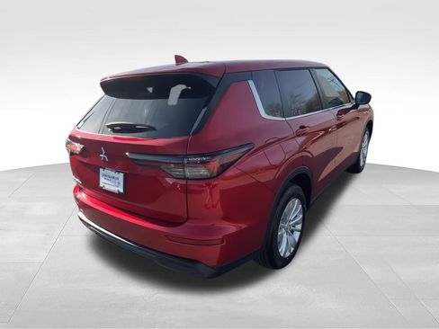 New 2026 Mitsubishi Outlander ES FWD image 8