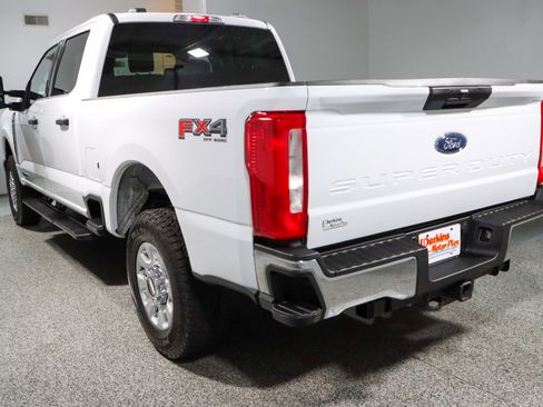 Used 2024 Ford F250 XLT w/ FX4 Off-Road Package AWD/4WD image 9