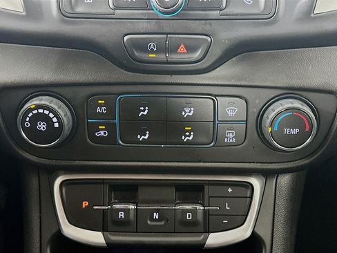 Used 2023 GMC Terrain SLE w/ Elevation Edition image 22