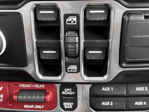 Used 2024 Jeep Wrangler Unlimited Rubicon image 27