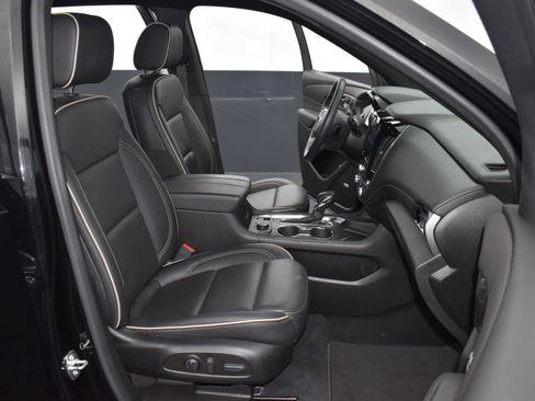 Used 2023 Chevrolet Traverse Premier image 25