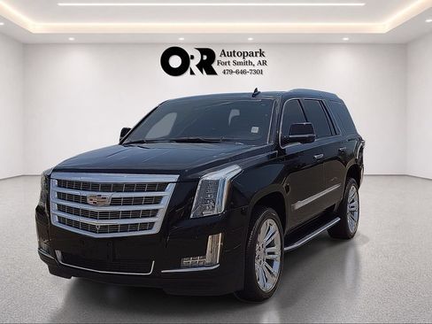 Used 2020 Cadillac Escalade Luxury w/ LPO, Radiant Package AWD/4WD image 2