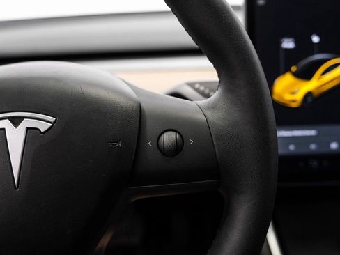 Used 2020 Tesla Model 3 Standard Range Plus image 18