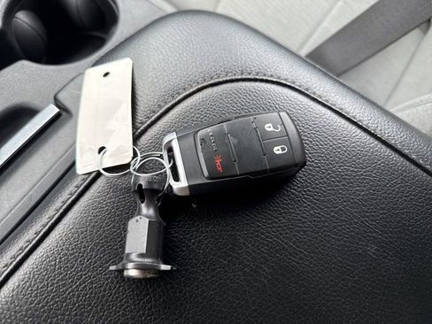 Used 2024 RAM 3500 Big Horn image 39