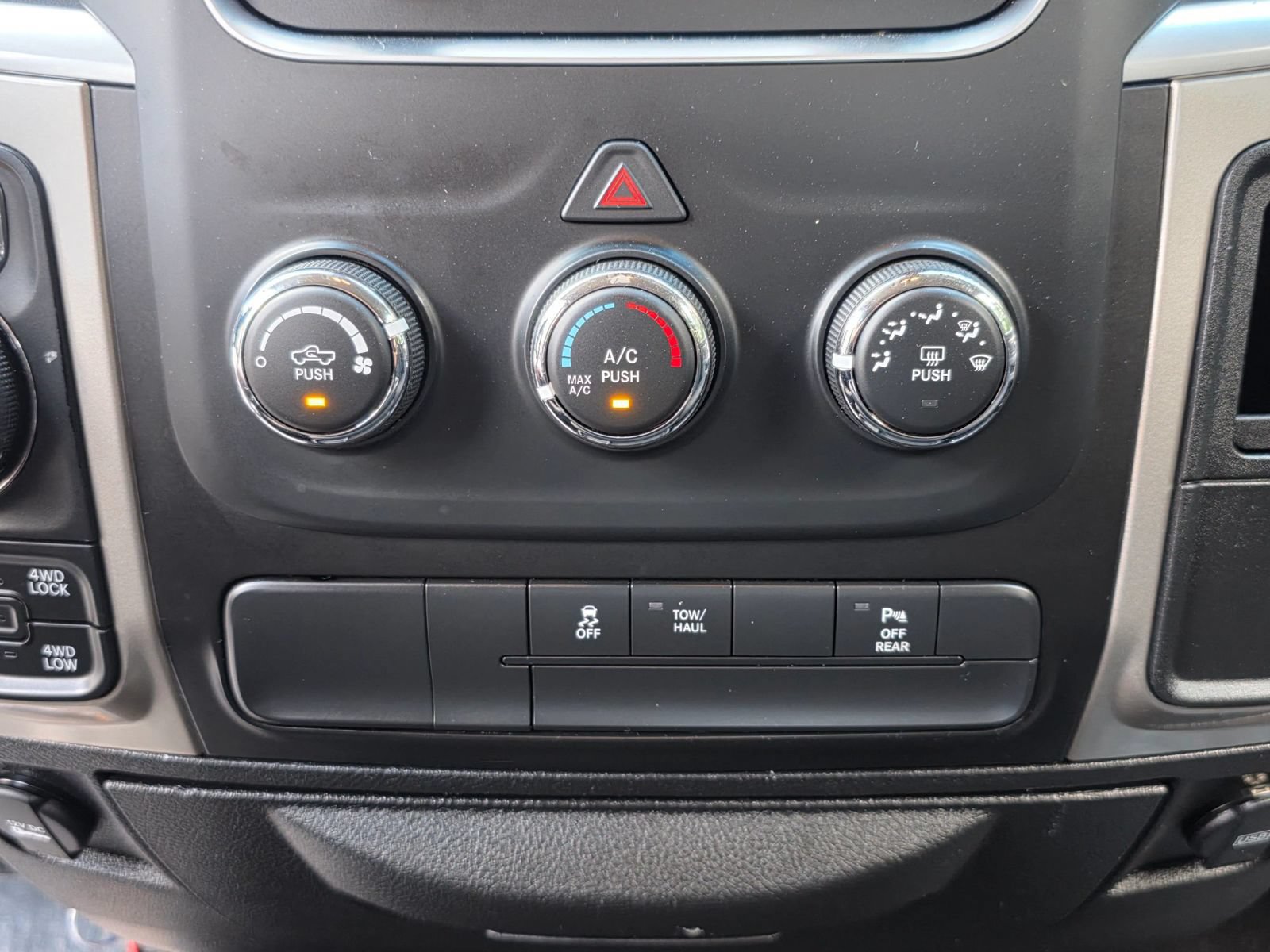 Used 2019 RAM 1500 Warlock AWD/4WD image 17