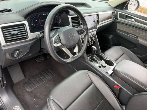 Certified 2023 Volkswagen Atlas SE w/ Black Wheel Package AWD/4WD image 8