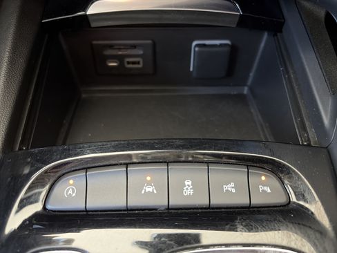 Used 2022 Buick Envision Essence w/ Technology Package II FWD image 24