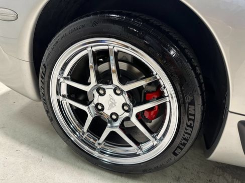 Used 2004 Chevrolet Corvette Z06 w/ Memory Package RWD image 16