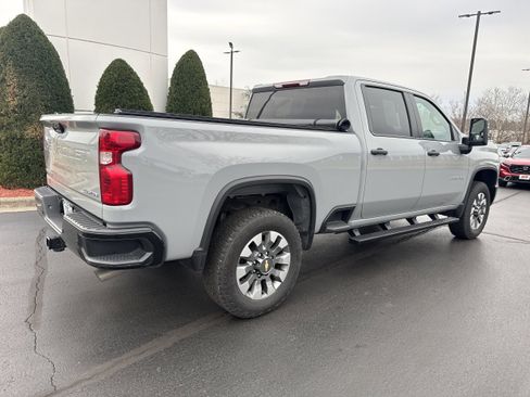 Used 2024 Chevrolet Silverado 2500 Custom w/ Custom Value Package image 14