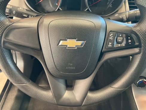 Used 2015 Chevrolet Cruze LS image 14