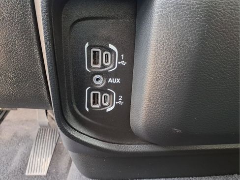 Used 2025 RAM 1500 Laramie image 19