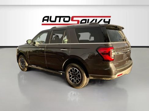 Used 2024 Ford Expedition Limited AWD/4WD image 5