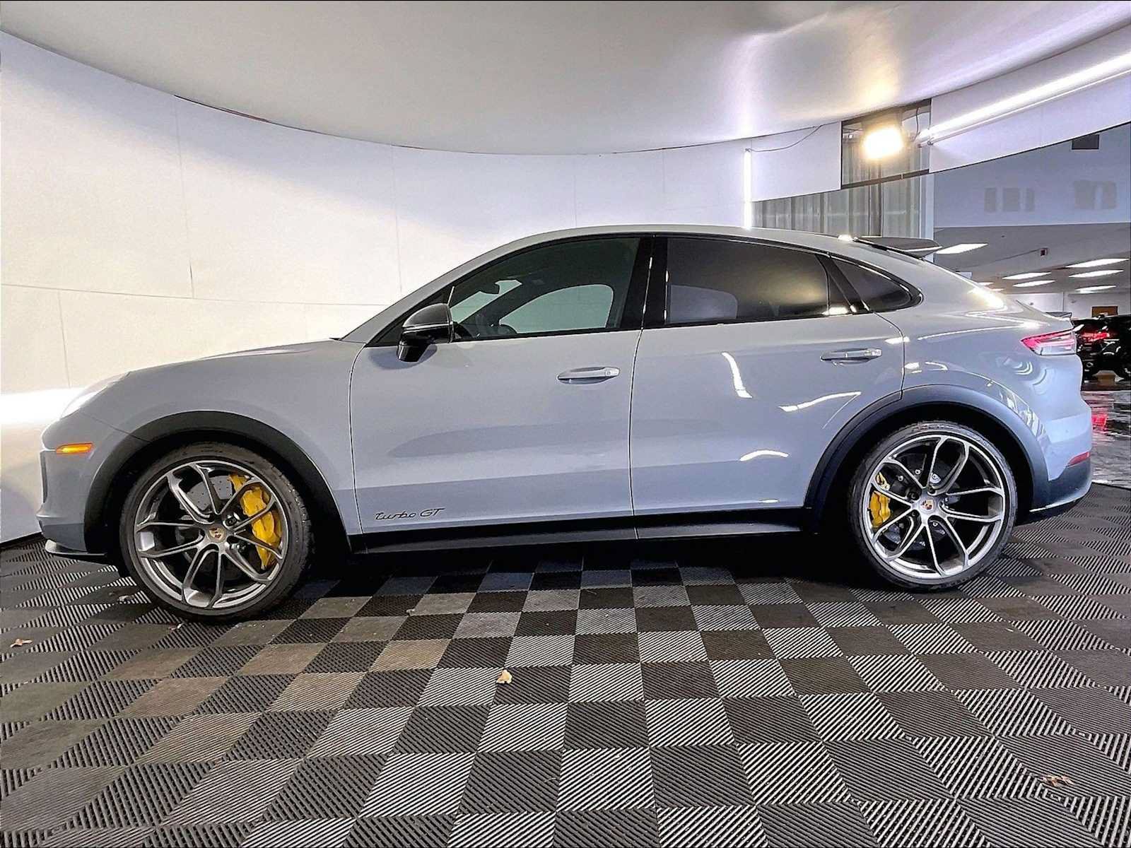 Certified 2022 Porsche Cayenne Turbo GT AWD/4WD image 2