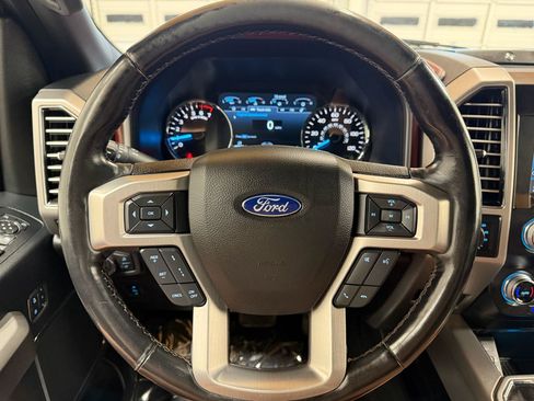 Used 2019 Ford F150 Platinum w/ Equipment Group 701A Luxury AWD/4WD image 16