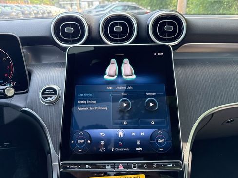 New 2025 Mercedes-Benz GLC 300 4MATIC image 36