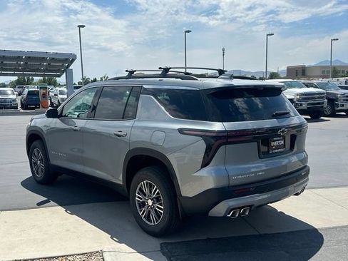 New 2026 Chevrolet Traverse LT w/ Driver Confidence Package AWD/4WD image 3