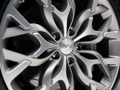 Used 2021 Aston Martin DBX AWD/4WD image 22