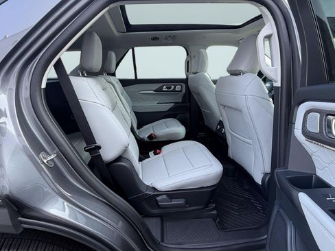 Used 2026 Ford Explorer Platinum w/ LUX Leather Package AWD/4WD image 30