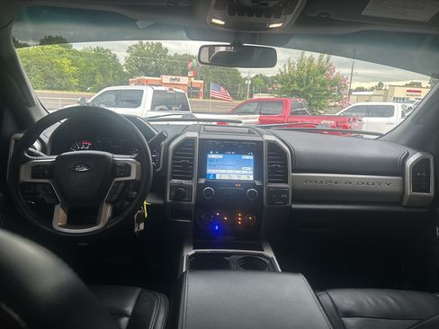 Used 2019 Ford F350 Lariat AWD/4WD image 17