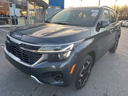 Used 2024 Kia Seltos EX image 1