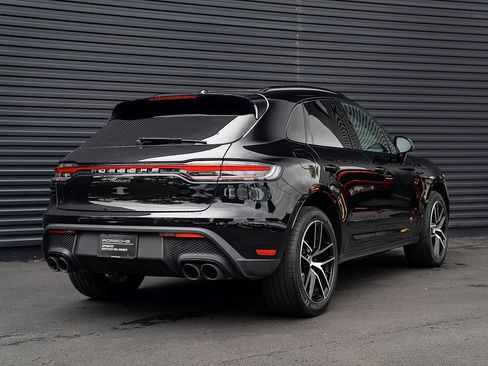 Certified 2025 Porsche Macan image 27