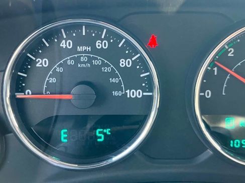 Used 2014 Jeep Wrangler Sport image 10