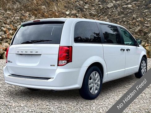 Used 2019 Dodge Grand Caravan SE w/ UConnect Hands-Free Group FWD image 2