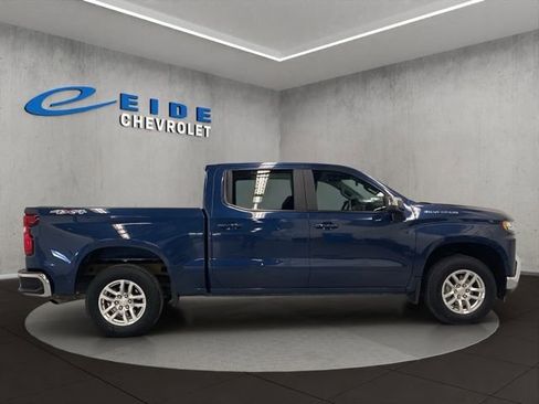 Used 2022 Chevrolet Silverado 1500 LT AWD/4WD image 2