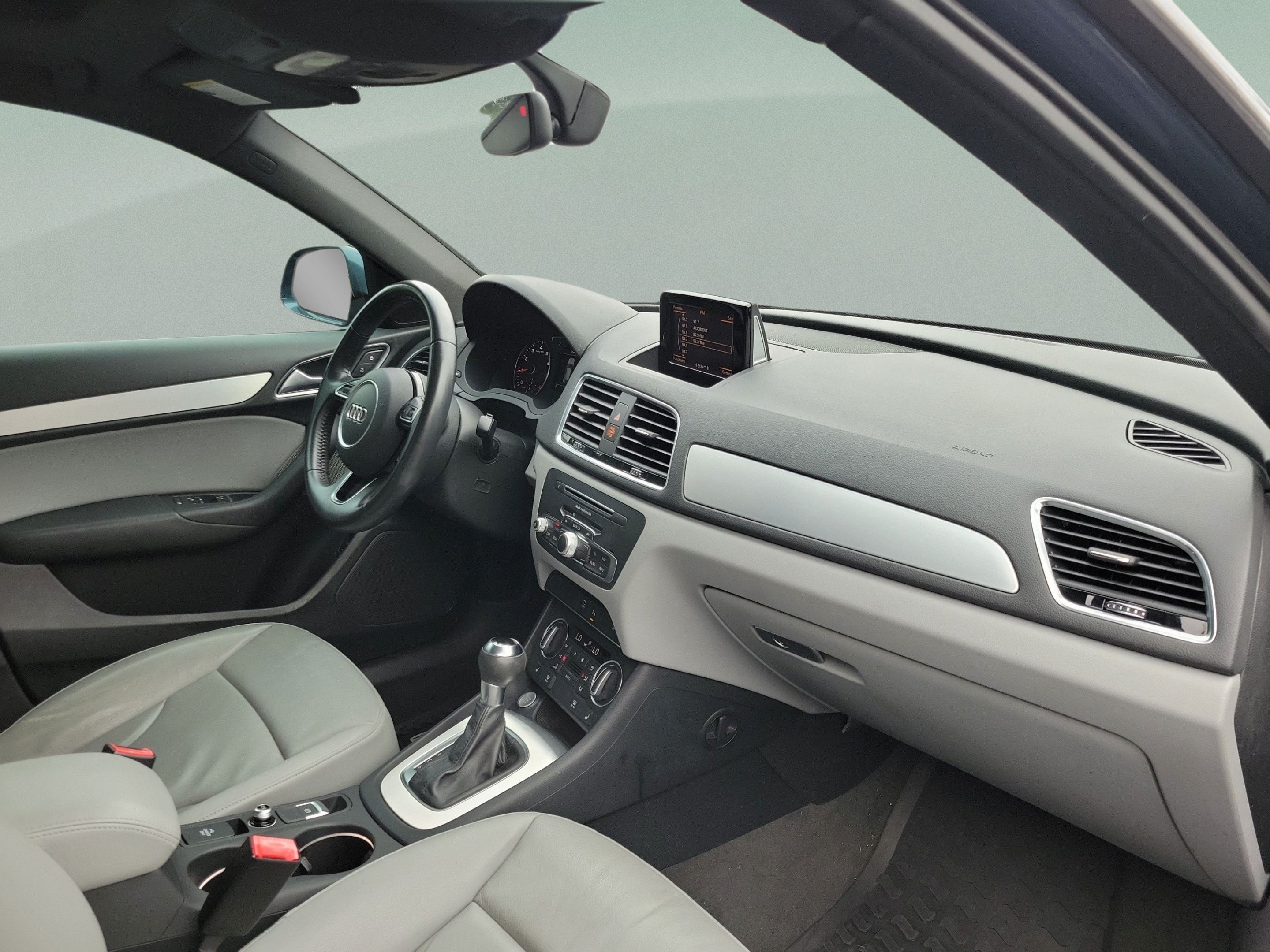 Used 2018 Audi Q3 2.0T Premium FWD image 30