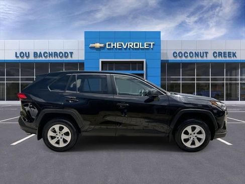 Used 2024 Toyota RAV4 LE FWD image 9