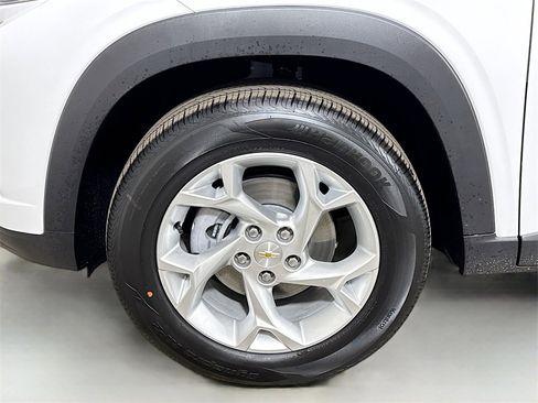 New 2026 Chevrolet Trax LS w/ LS Convenience Package image 19