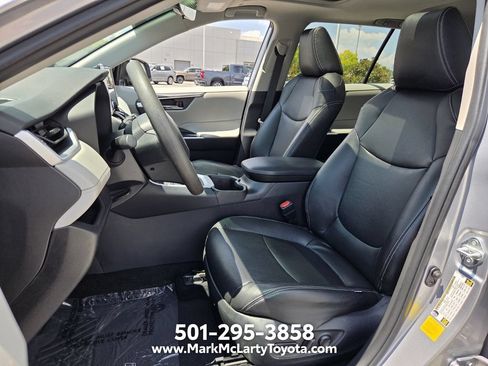 Used 2024 Toyota RAV4 XLE w/ Convenience Package FWD image 9