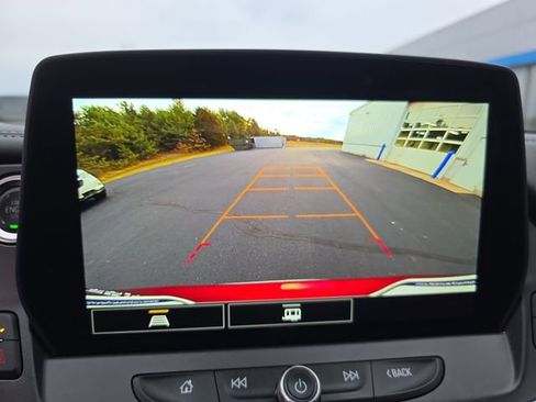 Used 2025 Chevrolet Blazer LT image 19