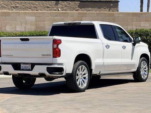 Certified 2020 Chevrolet Silverado 1500 High Country w/ Technology Package AWD/4WD image 4