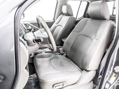 Used 2019 Nissan Frontier SL RWD image 29